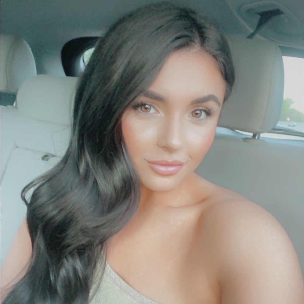 Meet your Posher, Alyssa